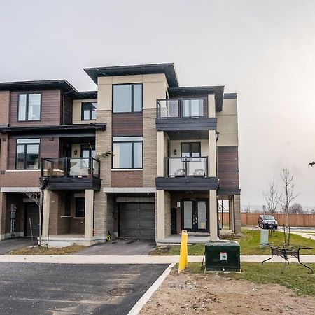 Modern Hamilton Homes Lake Ontario Shore By Globalstay Exterior photo