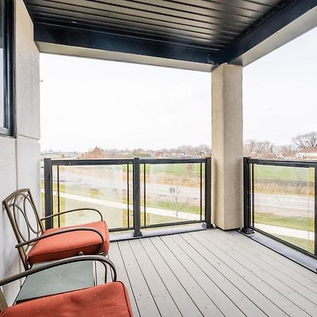 Modern Hamilton Homes Lake Ontario Shore By Globalstay Exterior photo