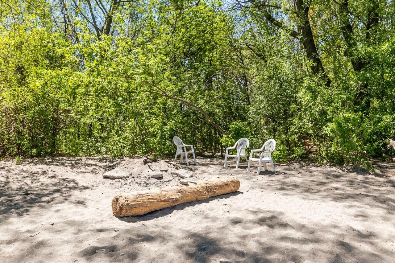 Modern Hamilton Homes Lake Ontario Shore By Globalstay Exterior photo