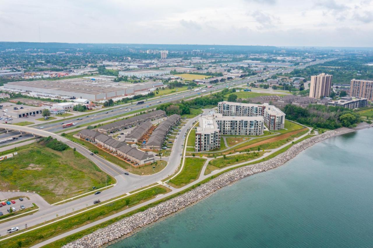 Modern Hamilton Homes Lake Ontario Shore By Globalstay Exterior photo