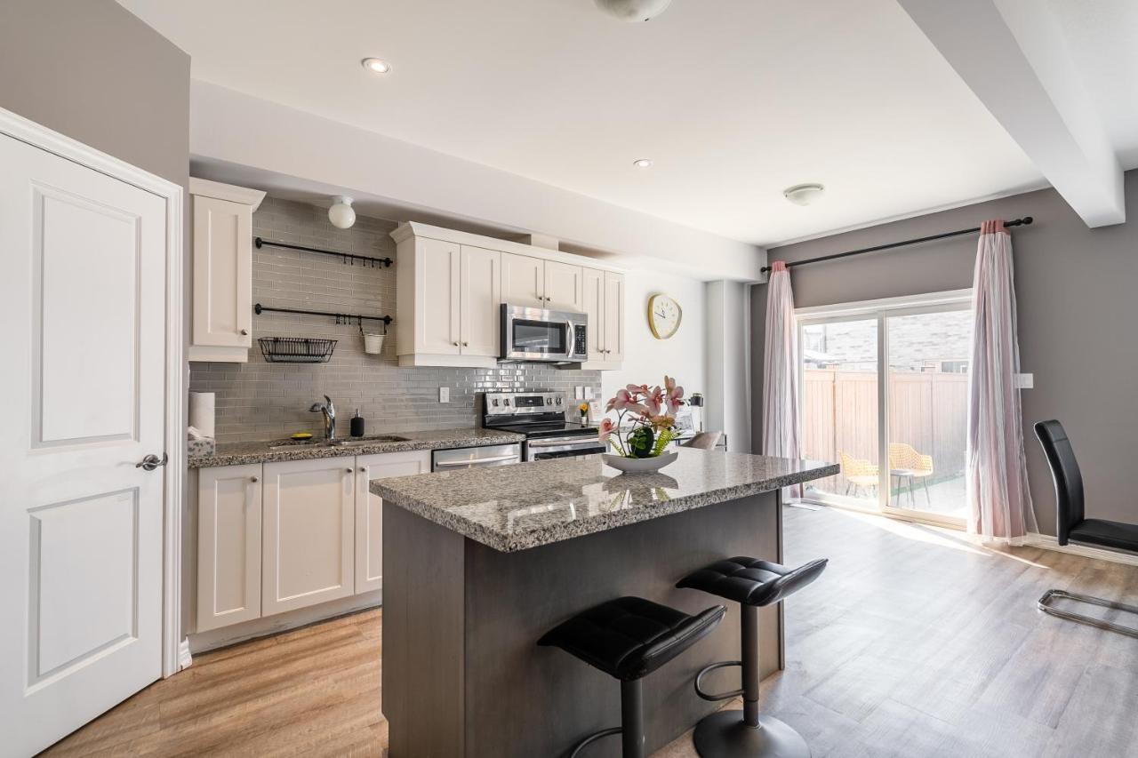 Modern Hamilton Homes Lake Ontario Shore By Globalstay Exterior photo