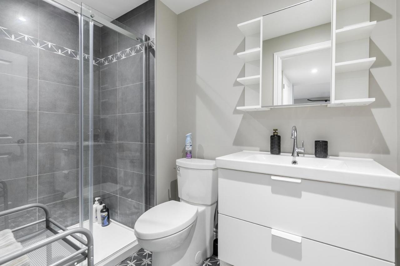 Modern Hamilton Homes Lake Ontario Shore By Globalstay Exterior photo