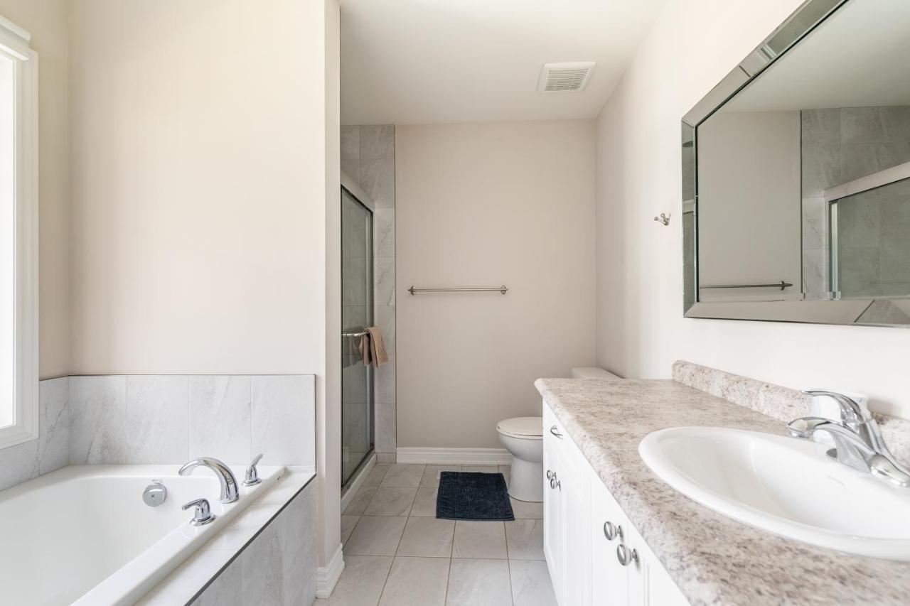 Modern Hamilton Homes Lake Ontario Shore By Globalstay Exterior photo