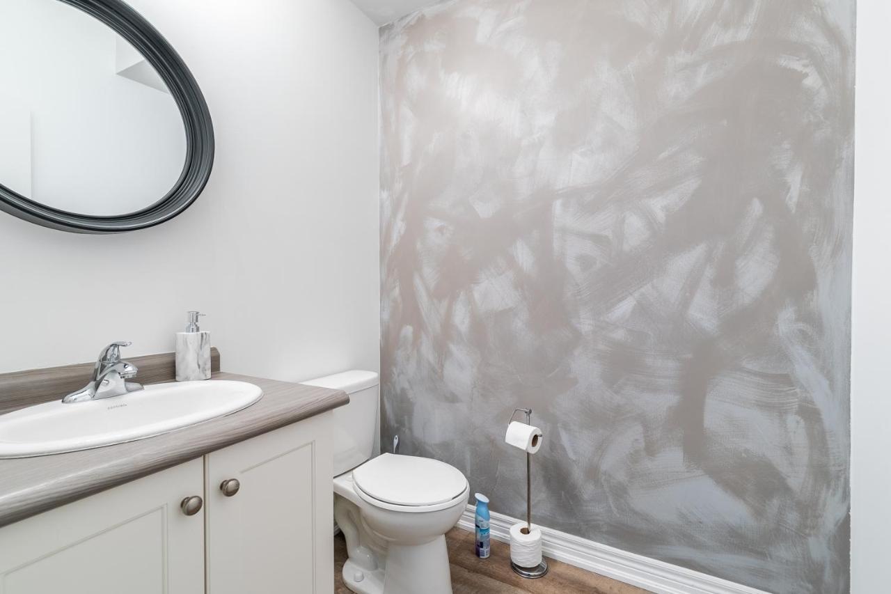 Modern Hamilton Homes Lake Ontario Shore By Globalstay Exterior photo