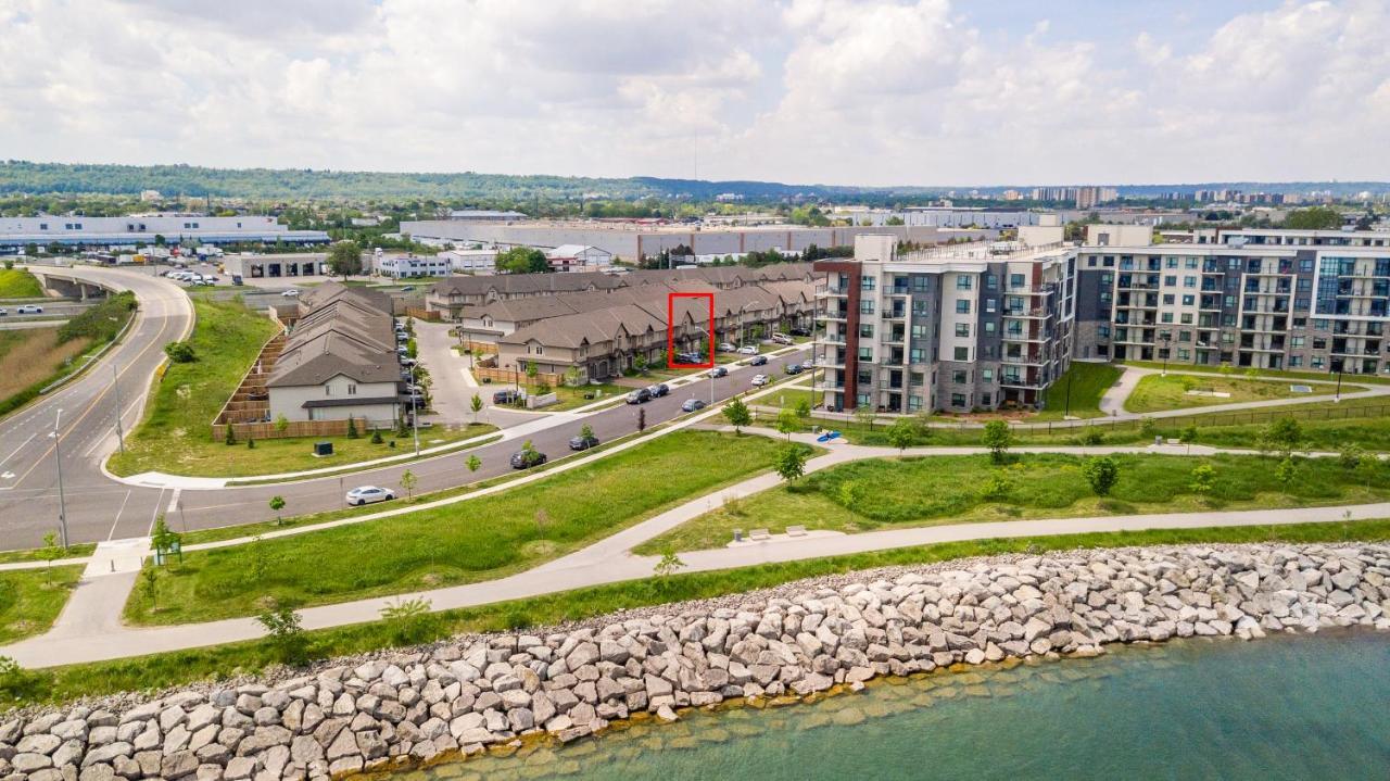 Modern Hamilton Homes Lake Ontario Shore By Globalstay Exterior photo