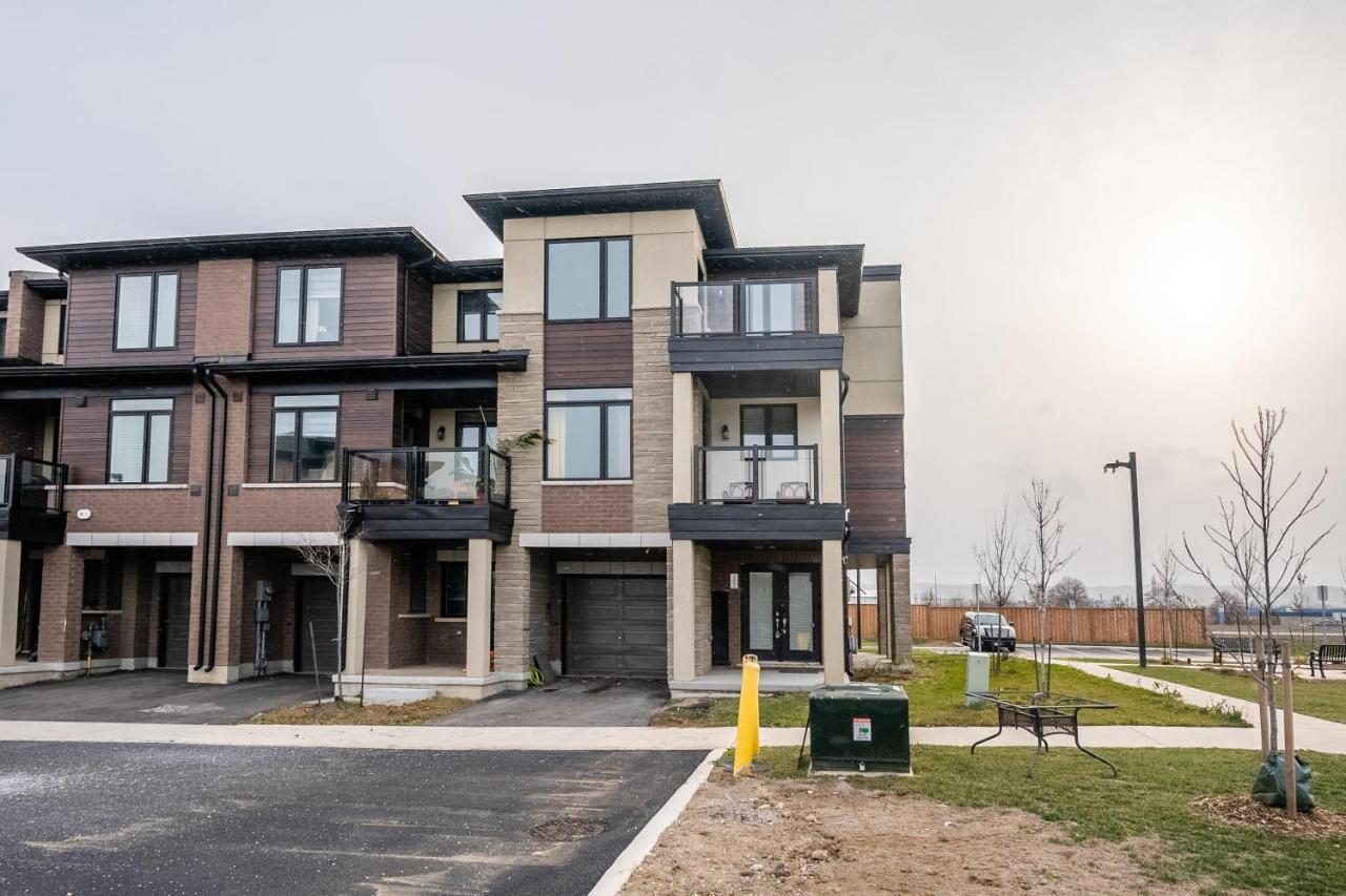 Modern Hamilton Homes Lake Ontario Shore By Globalstay Exterior photo