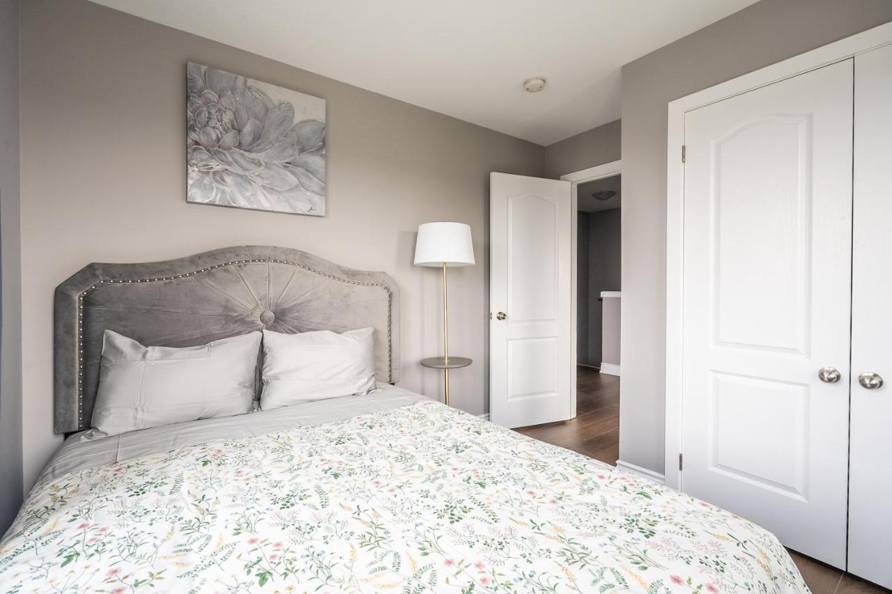 Modern Hamilton Homes Lake Ontario Shore By Globalstay Exterior photo